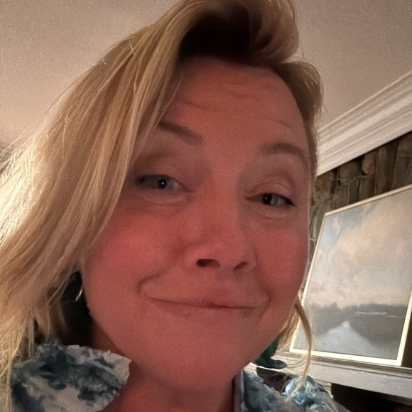 Meet your Posher, Justine - Picture 1 of 1